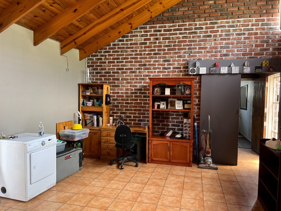 5 Bedroom Property for Sale in Potchefstroom North West